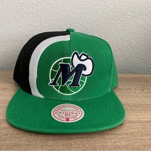 Mitchell & Ness Dallas Mavericks Retroline Green Adjustable SnapBack Hat Cap